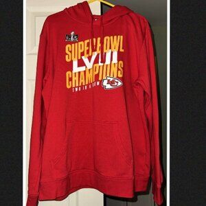 XL Kansas City Chiefs Hooded Sweatshirt.  NEW WITHOUT TAGS